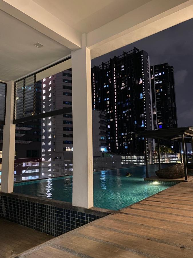 Reizz Residence By Leo Suites Kuala Lumpur Exterior photo